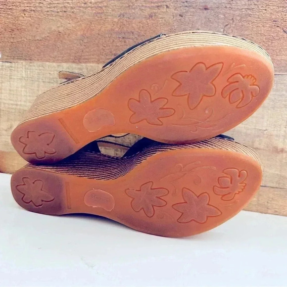 Born Strap Leather Wedged Sandals - Picture 8 of 8